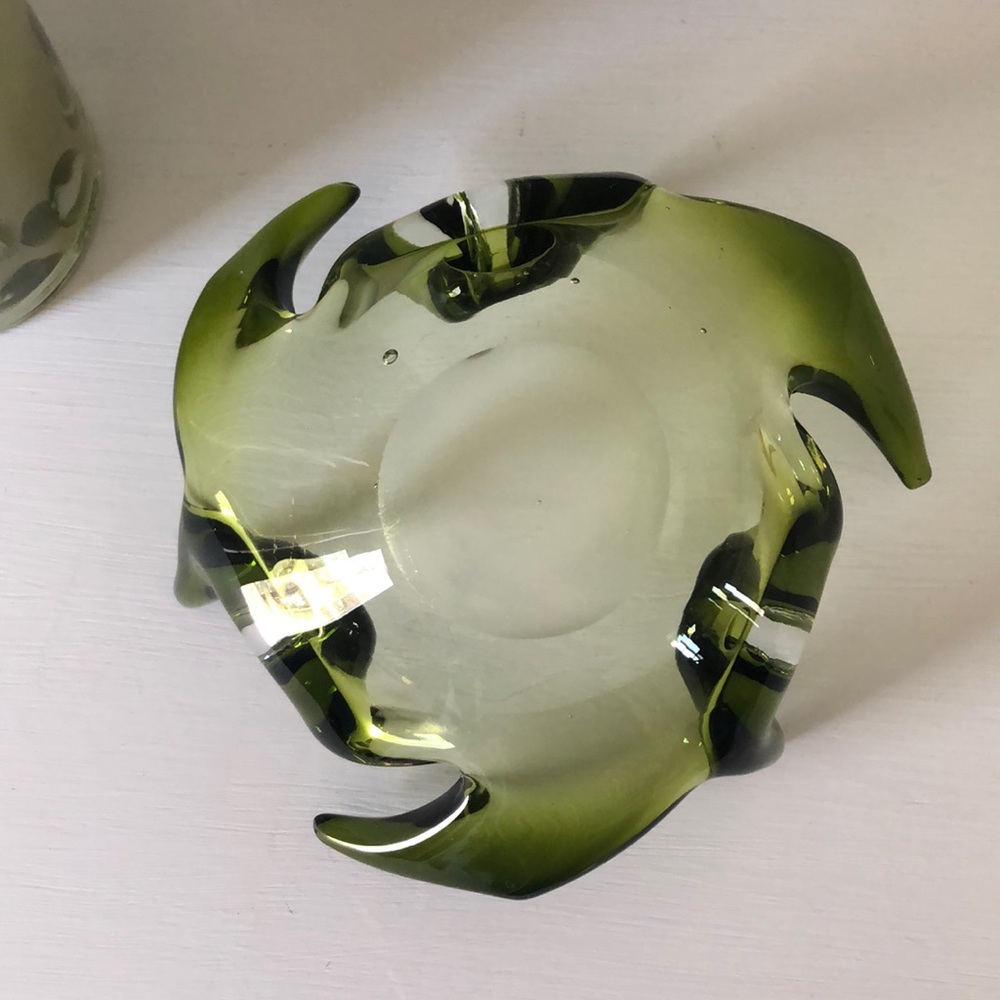 Art Glass Green Ashtray/Candy Dish/Decor Piece - Picture 4 of 8